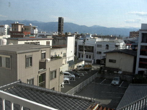 �R�����@�b�{�s�@�����@���݃A�p�[�g�@�QK�@�R�C�X���~