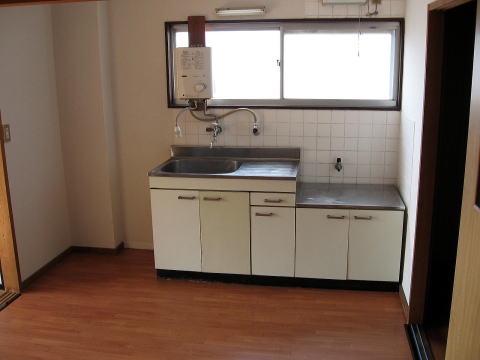 �R�����@�b�{�s�@�����@���݃A�p�[�g�QK�@�R�D�X���~